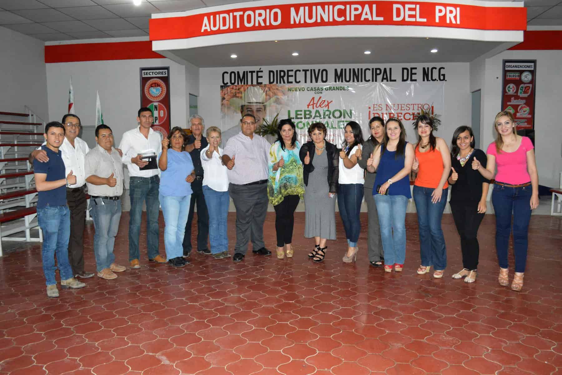 Se reúne Karina Velázquez con clase política del Séptimo Distrito.