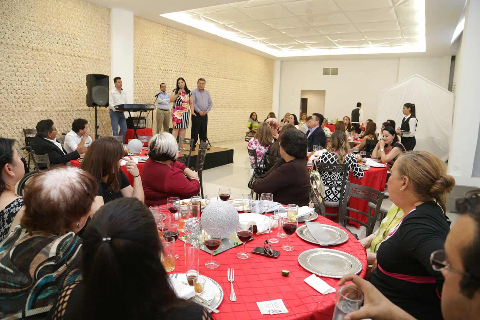 Ofrece PRI Estatal festejo a trabajadoras por el Día de las Madres.