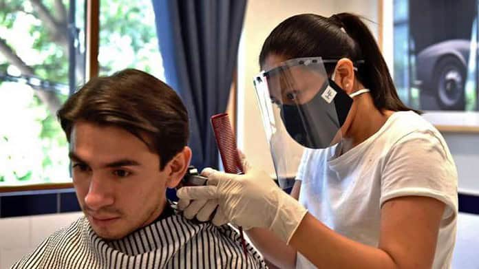actividades-nivel-riesgo-coronavirus-infeccion-positivo-evita-cortarte-el-pelo-restaurantes--768x432